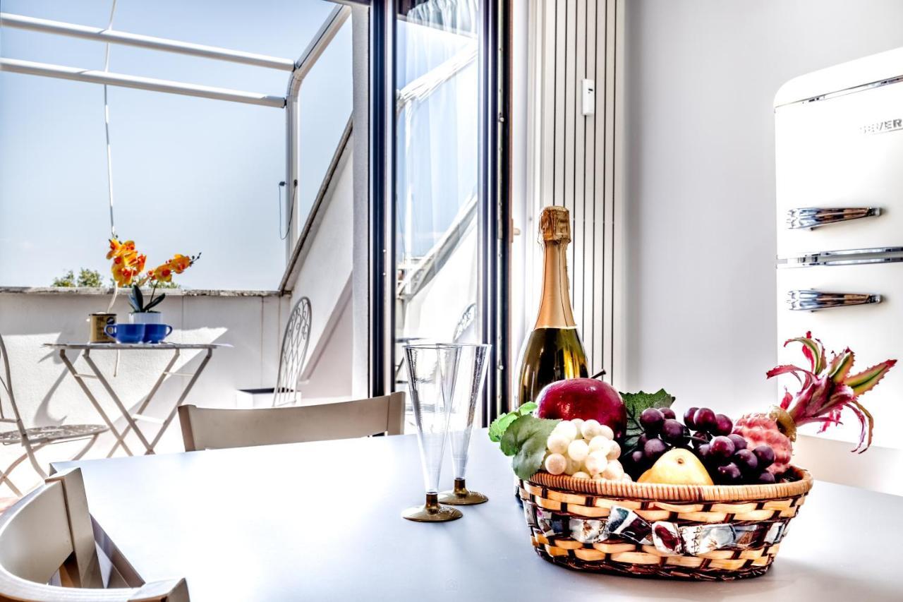 Bbhome Penthouse Bright And Elegant Metro Conca D'Oro Řím Exteriér fotografie