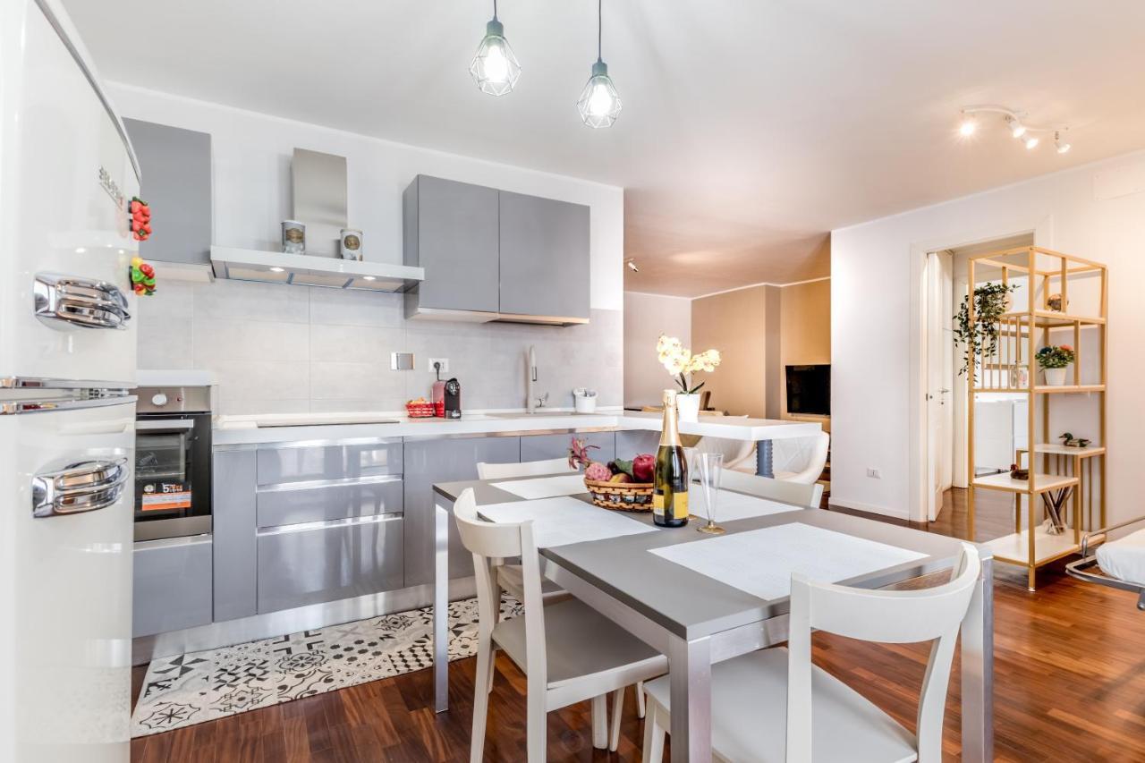 Bbhome Penthouse Bright And Elegant Metro Conca D'Oro Řím Exteriér fotografie