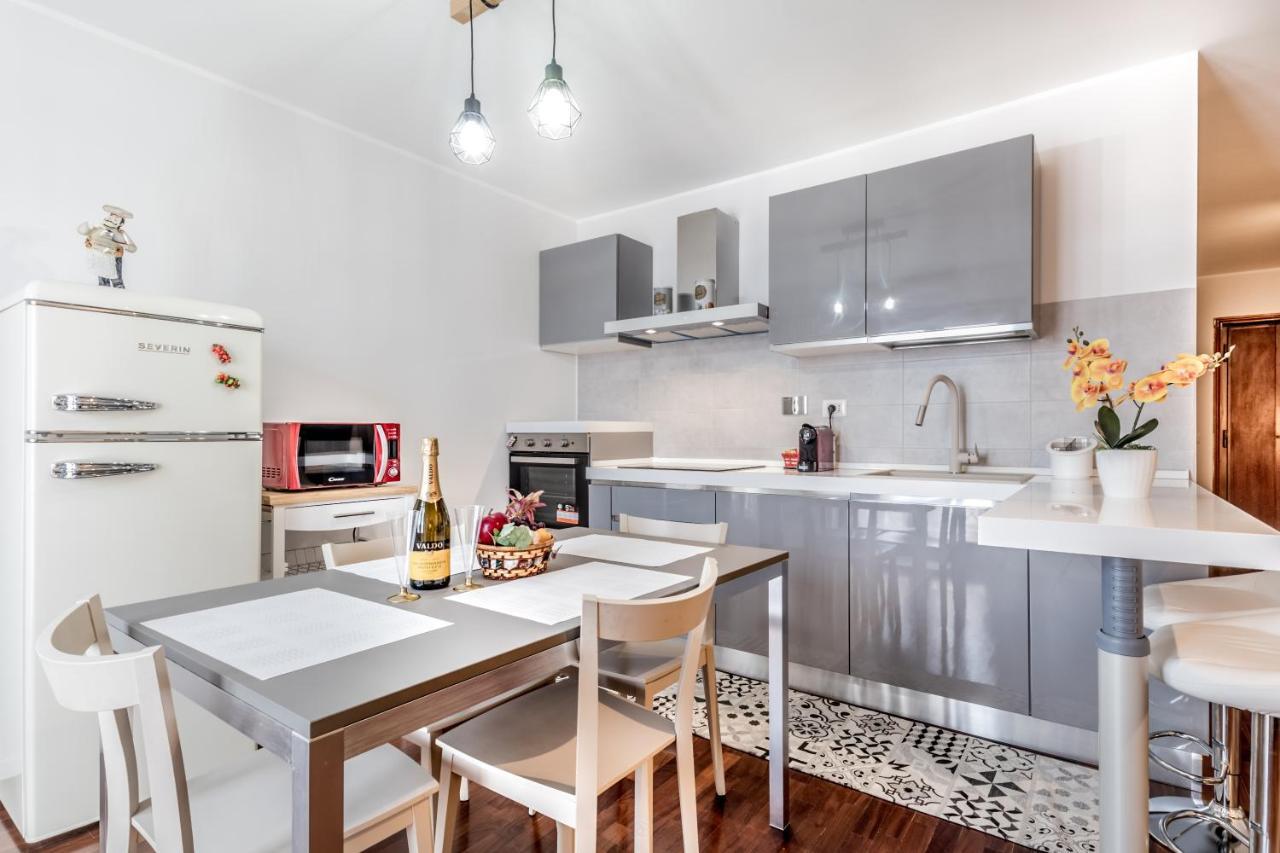 Bbhome Penthouse Bright And Elegant Metro Conca D'Oro Řím Exteriér fotografie