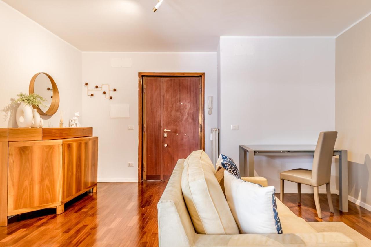Bbhome Penthouse Bright And Elegant Metro Conca D'Oro Řím Exteriér fotografie