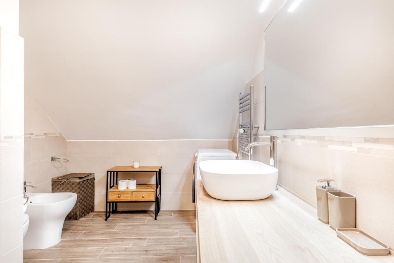 Bbhome Penthouse Bright And Elegant Metro Conca D'Oro Řím Exteriér fotografie