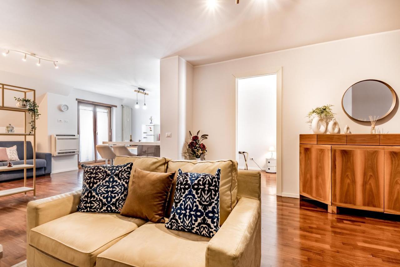 Bbhome Penthouse Bright And Elegant Metro Conca D'Oro Řím Exteriér fotografie