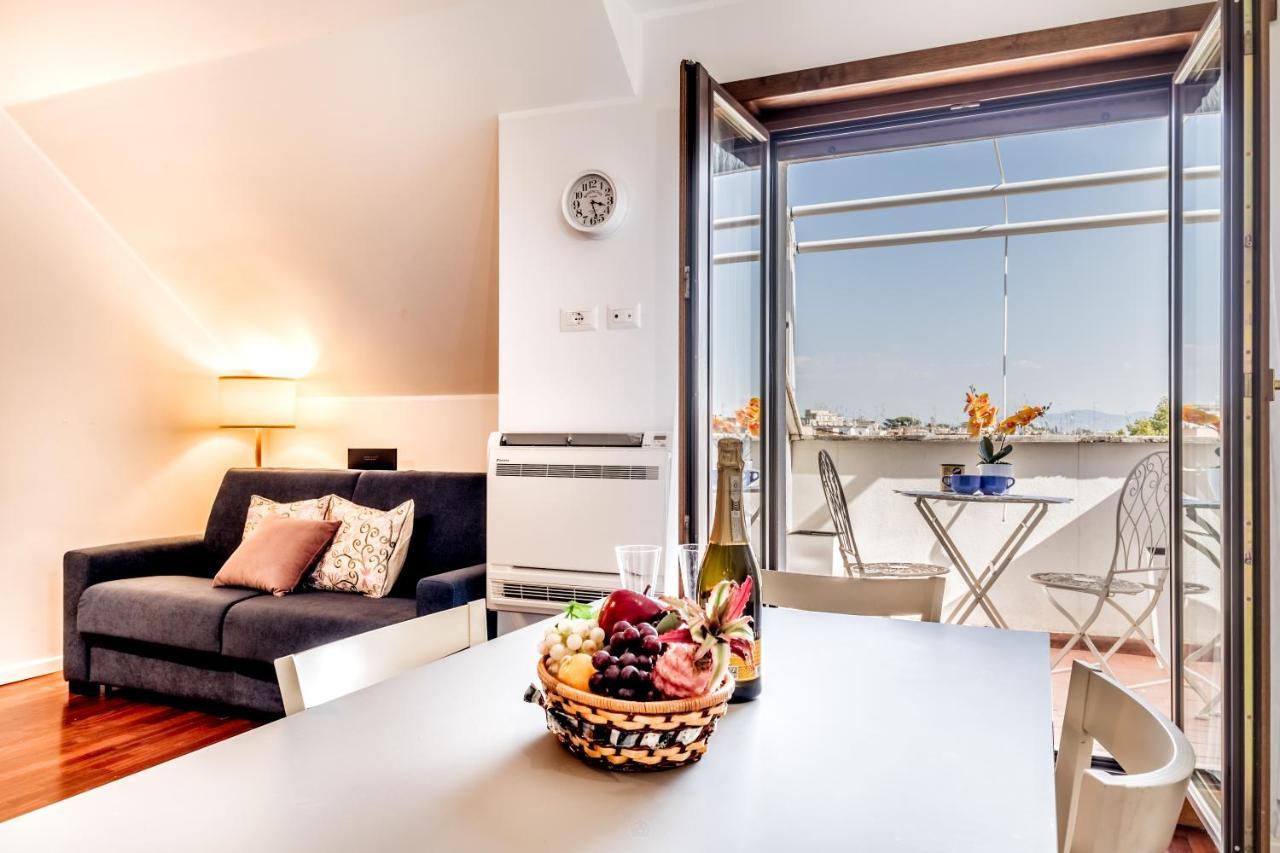 Bbhome Penthouse Bright And Elegant Metro Conca D'Oro Řím Exteriér fotografie