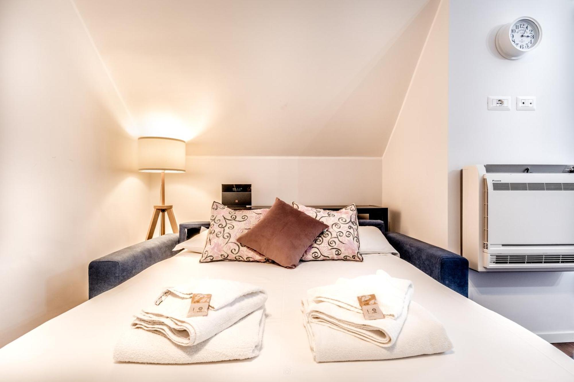 Bbhome Penthouse Bright And Elegant Metro Conca D'Oro Řím Exteriér fotografie